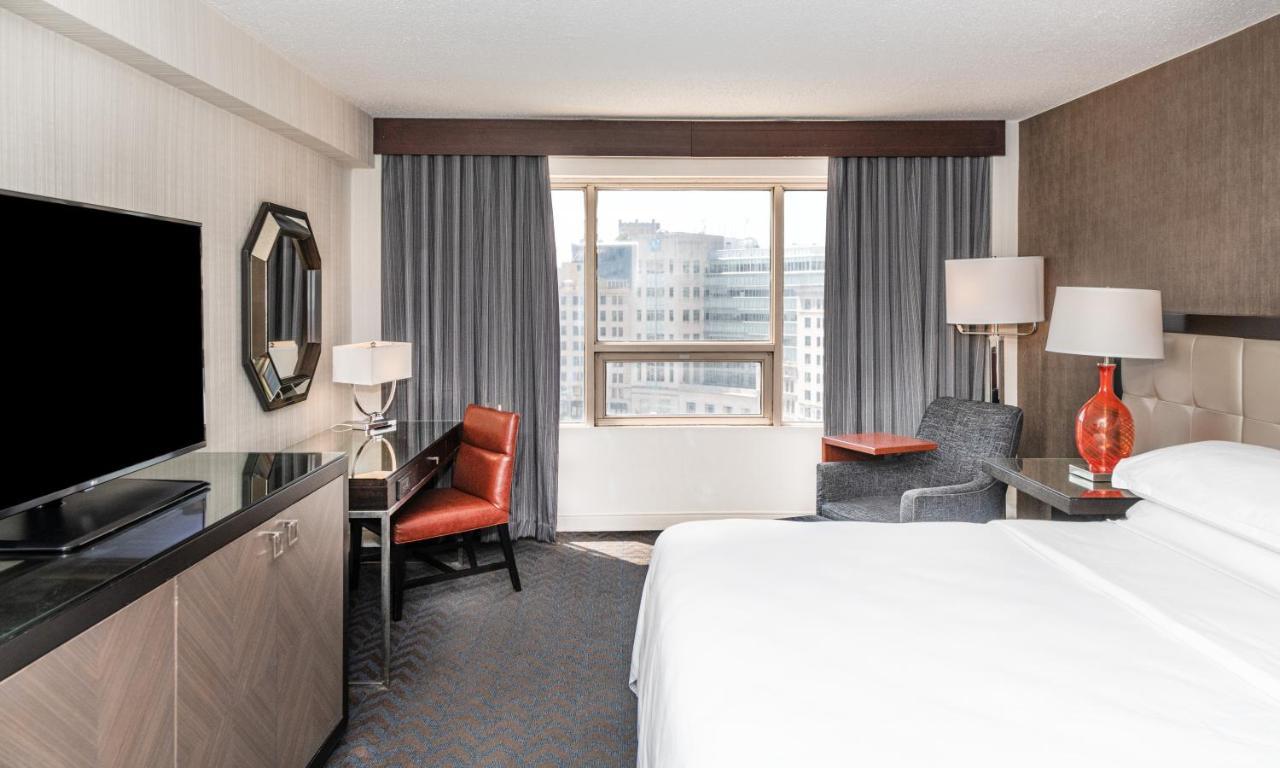 Monument View King Guest room 1 King Monument Circle view,1548953995:JPEG
