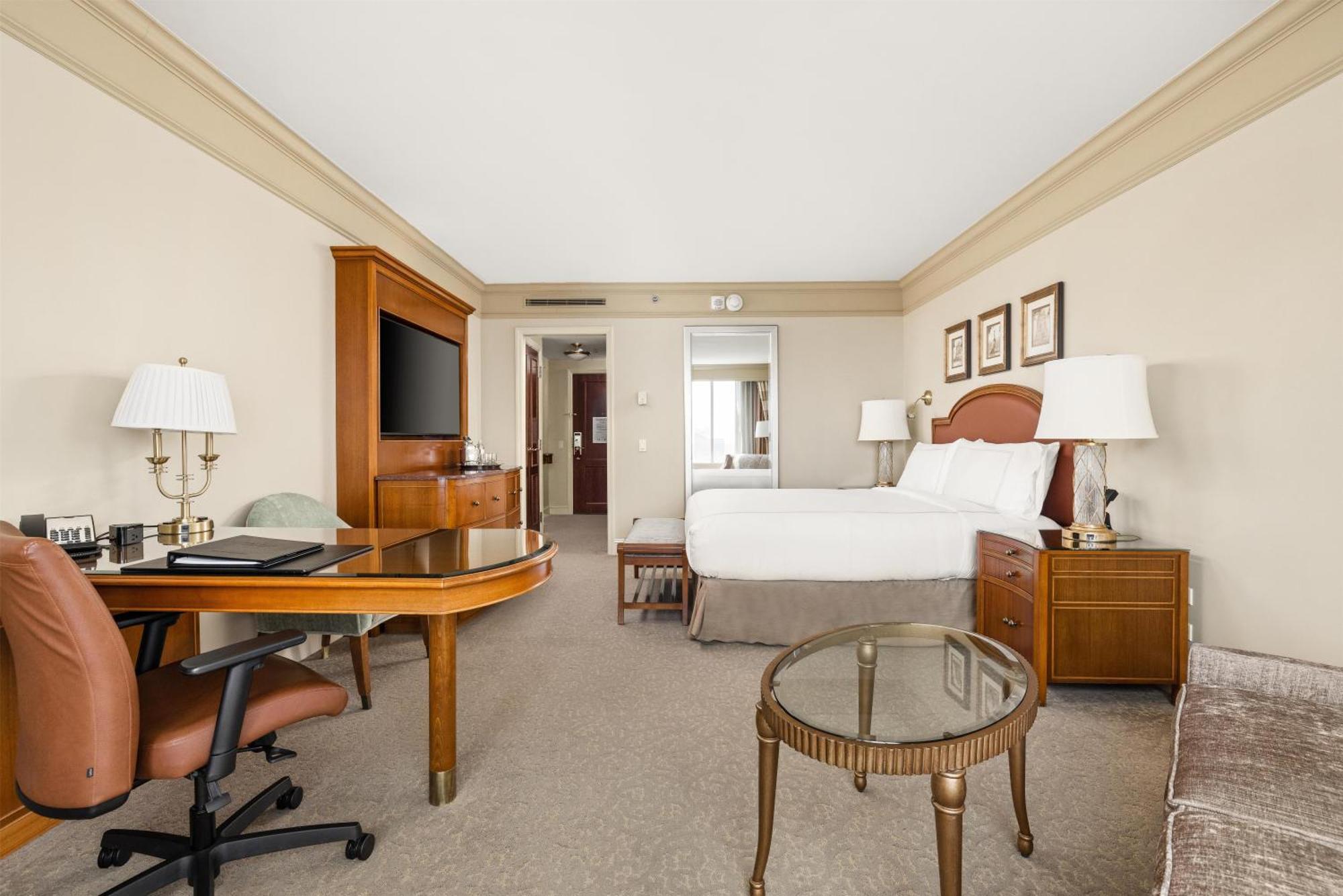 Deluxe King Room,1758310197:JPEG