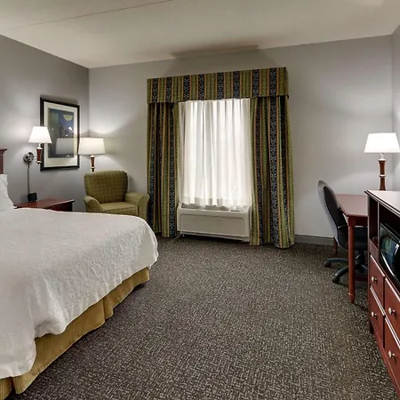 Hampton Inn & Suites Indianapolis-Airport-3